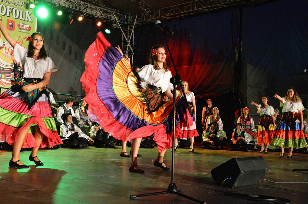 Korowód zespołów i koncert inauguracyjny EUROFOLK - Zamość 2022 [cz. 2]