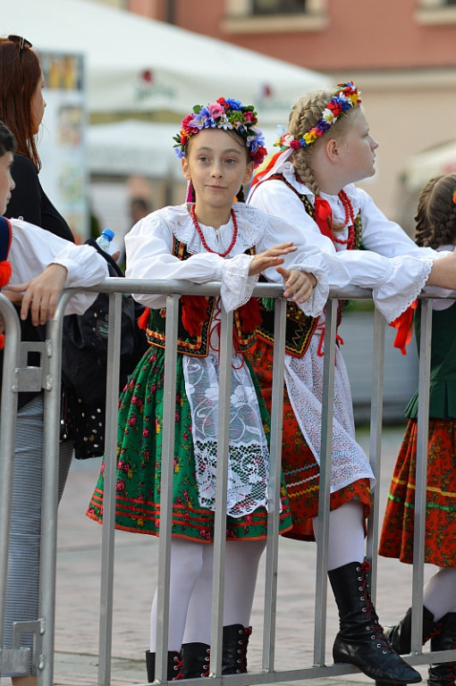 Korowód zespołów i koncert inauguracyjny EUROFOLK - Zamość 2022 [cz. 2]