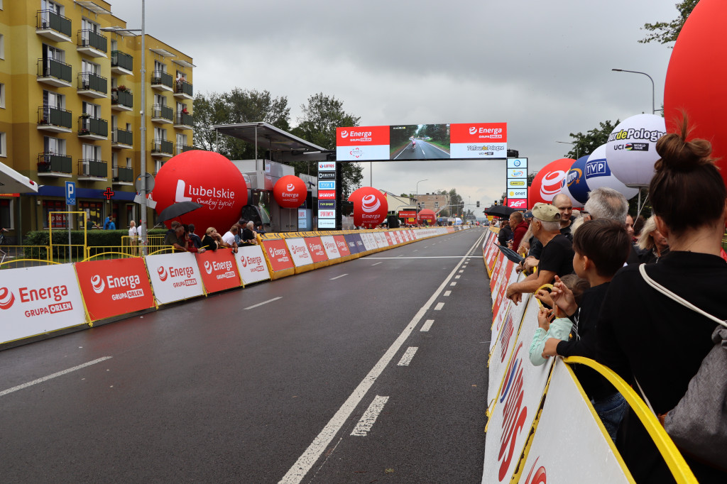 Finisz II etapu wyścigu kolarskiego Tour de Pologne w Zamościu