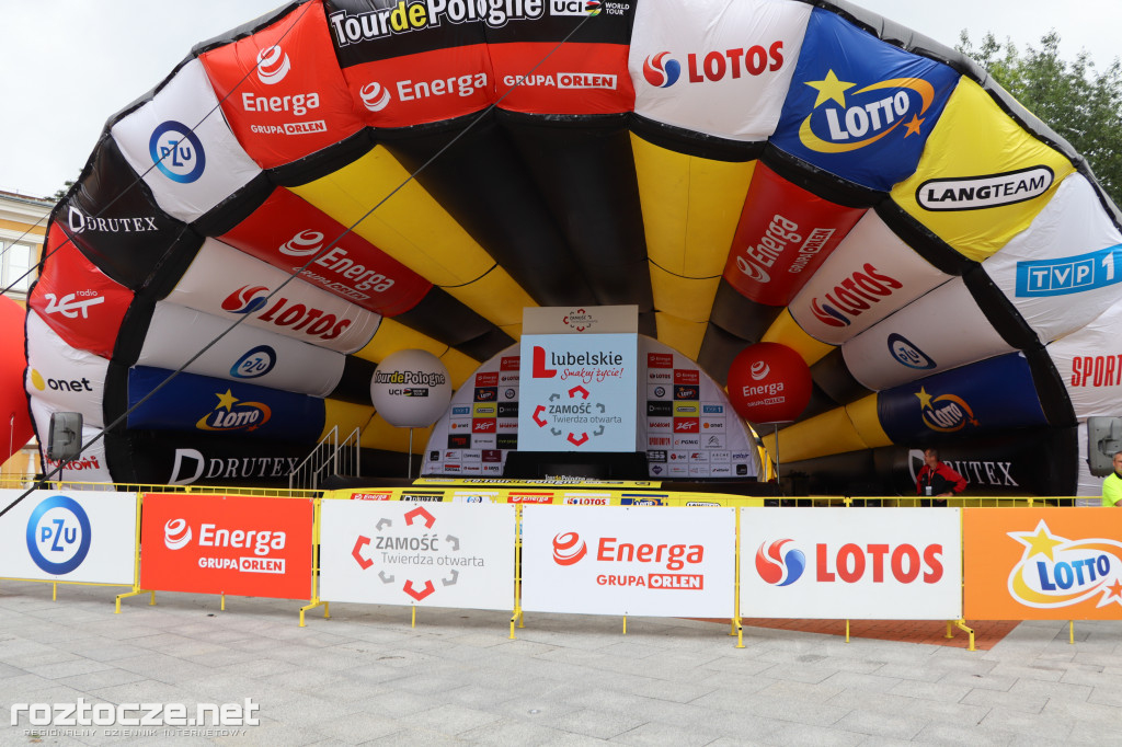 Finisz II etapu wyścigu kolarskiego Tour de Pologne w Zamościu