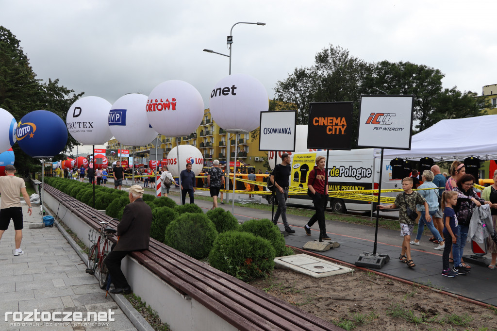 Finisz II etapu wyścigu kolarskiego Tour de Pologne w Zamościu