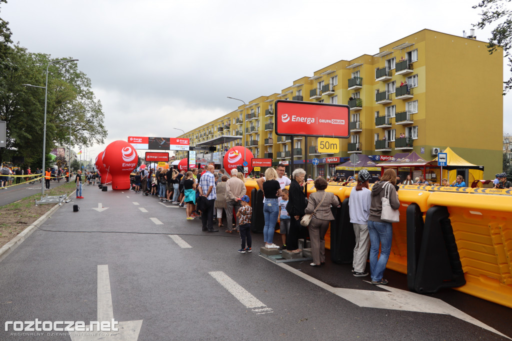 Finisz II etapu wyścigu kolarskiego Tour de Pologne w Zamościu