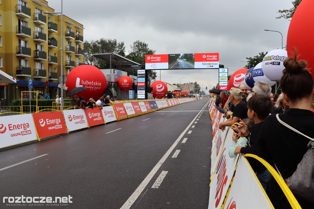 Finisz II etapu wyścigu kolarskiego Tour de Pologne w Zamościu
