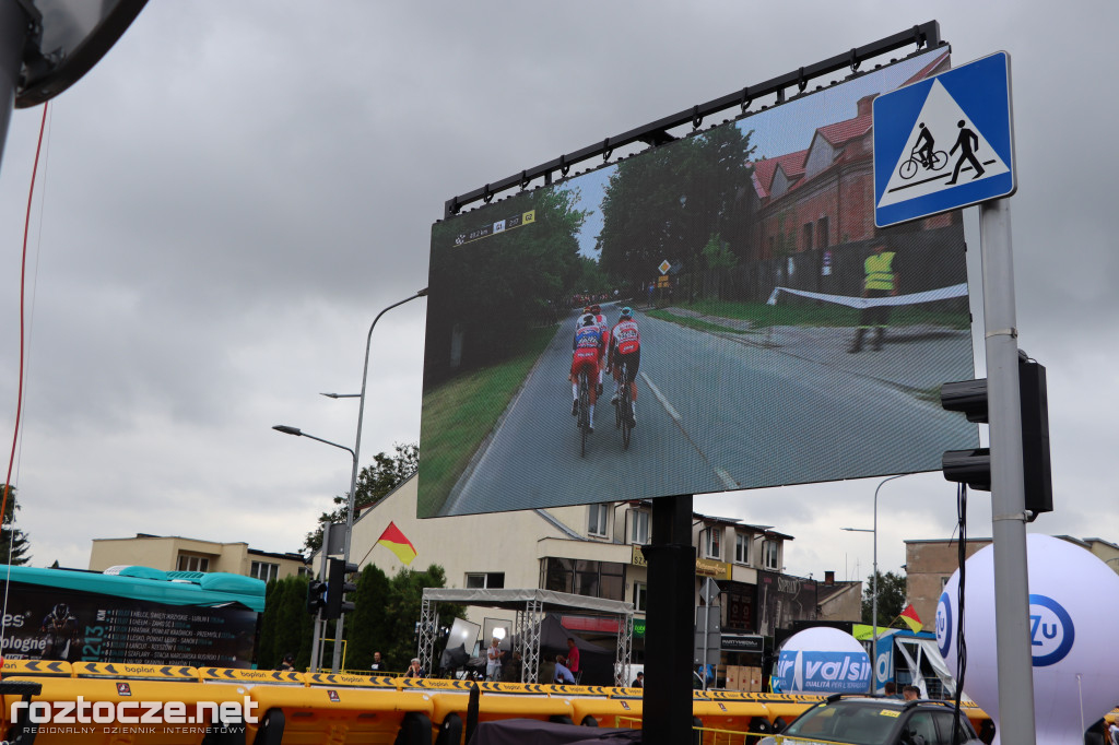 Finisz II etapu wyścigu kolarskiego Tour de Pologne w Zamościu