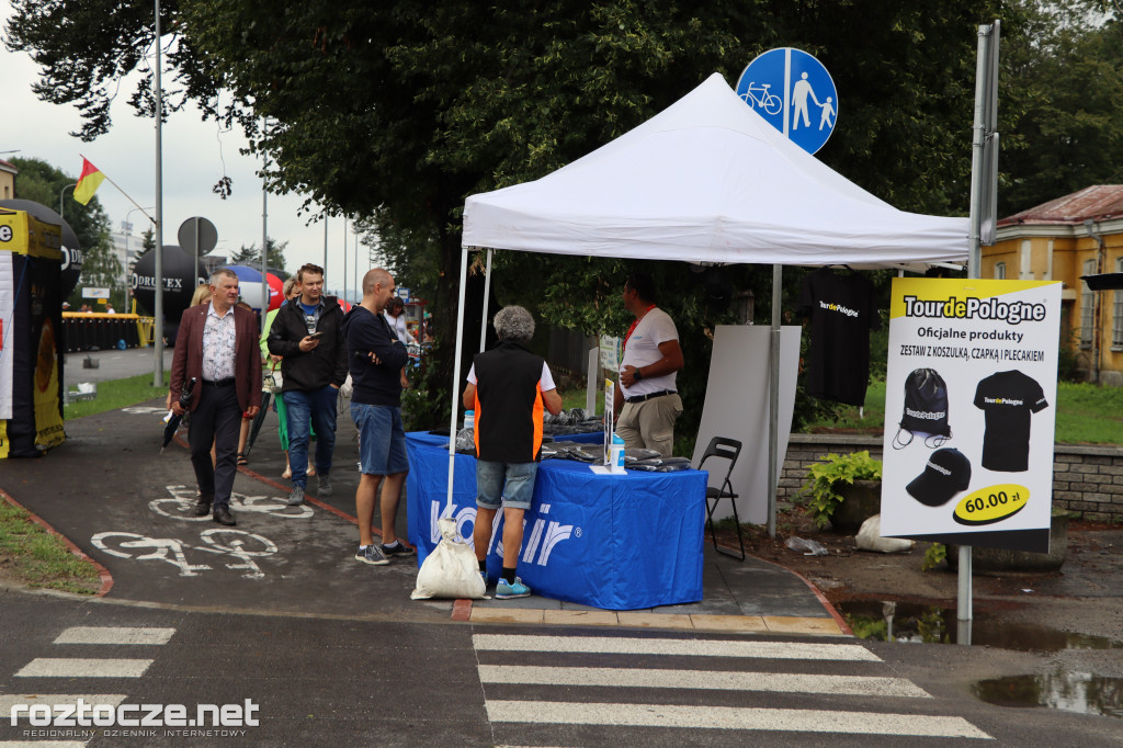 Finisz II etapu wyścigu kolarskiego Tour de Pologne w Zamościu