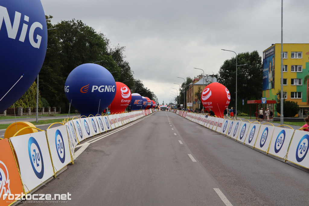 Finisz II etapu wyścigu kolarskiego Tour de Pologne w Zamościu