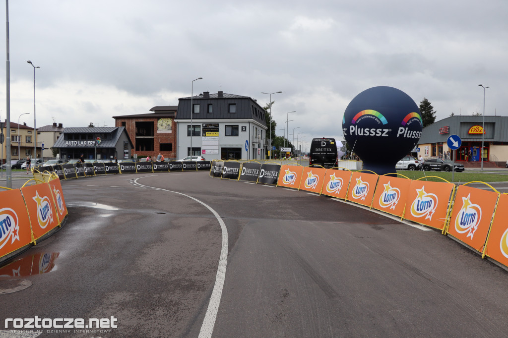 Finisz II etapu wyścigu kolarskiego Tour de Pologne w Zamościu