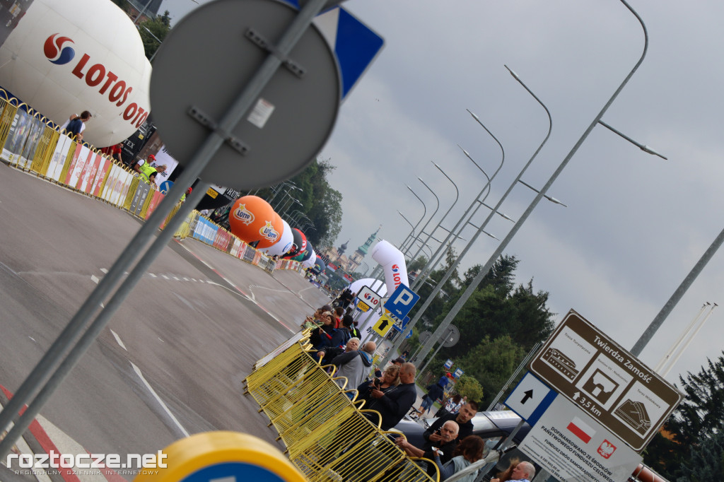 Finisz II etapu wyścigu kolarskiego Tour de Pologne w Zamościu