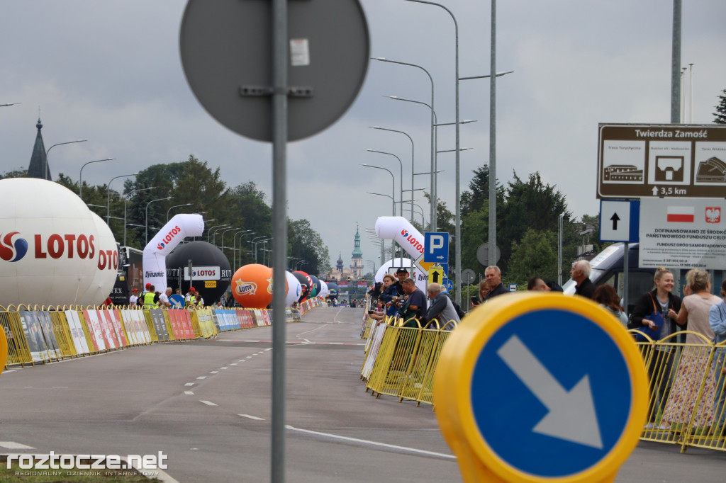 Finisz II etapu wyścigu kolarskiego Tour de Pologne w Zamościu