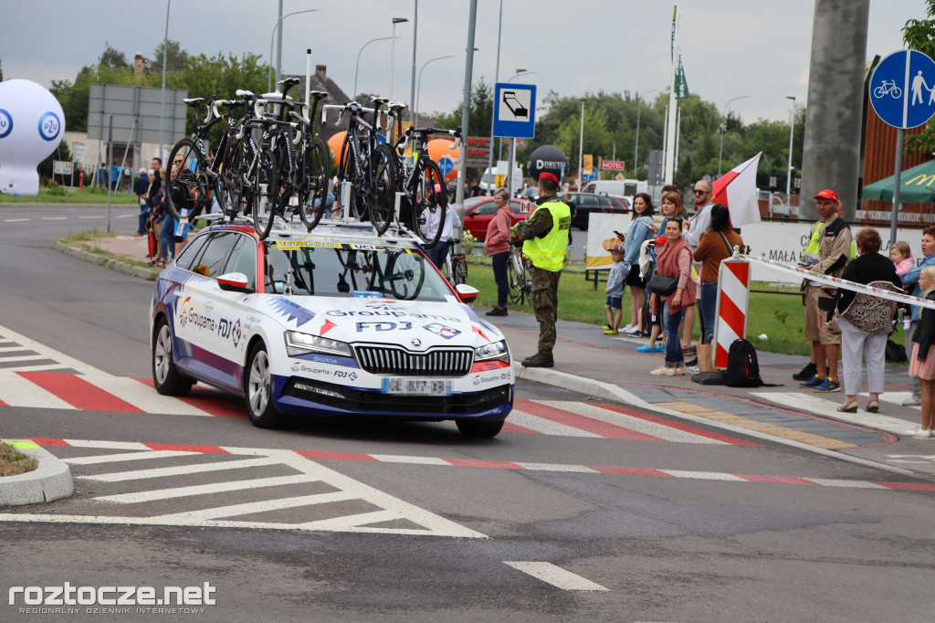 Finisz II etapu wyścigu kolarskiego Tour de Pologne w Zamościu