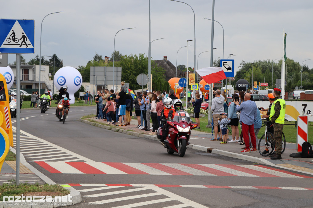 Finisz II etapu wyścigu kolarskiego Tour de Pologne w Zamościu
