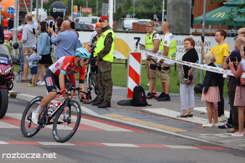 Finisz II etapu wyścigu kolarskiego Tour de Pologne w Zamościu