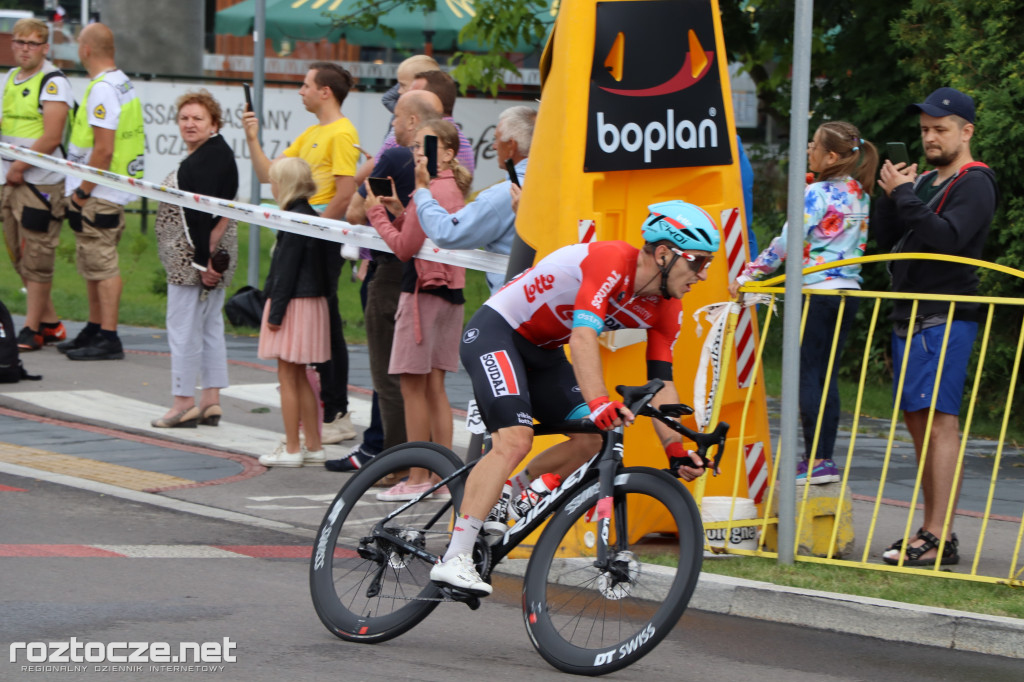 Finisz II etapu wyścigu kolarskiego Tour de Pologne w Zamościu