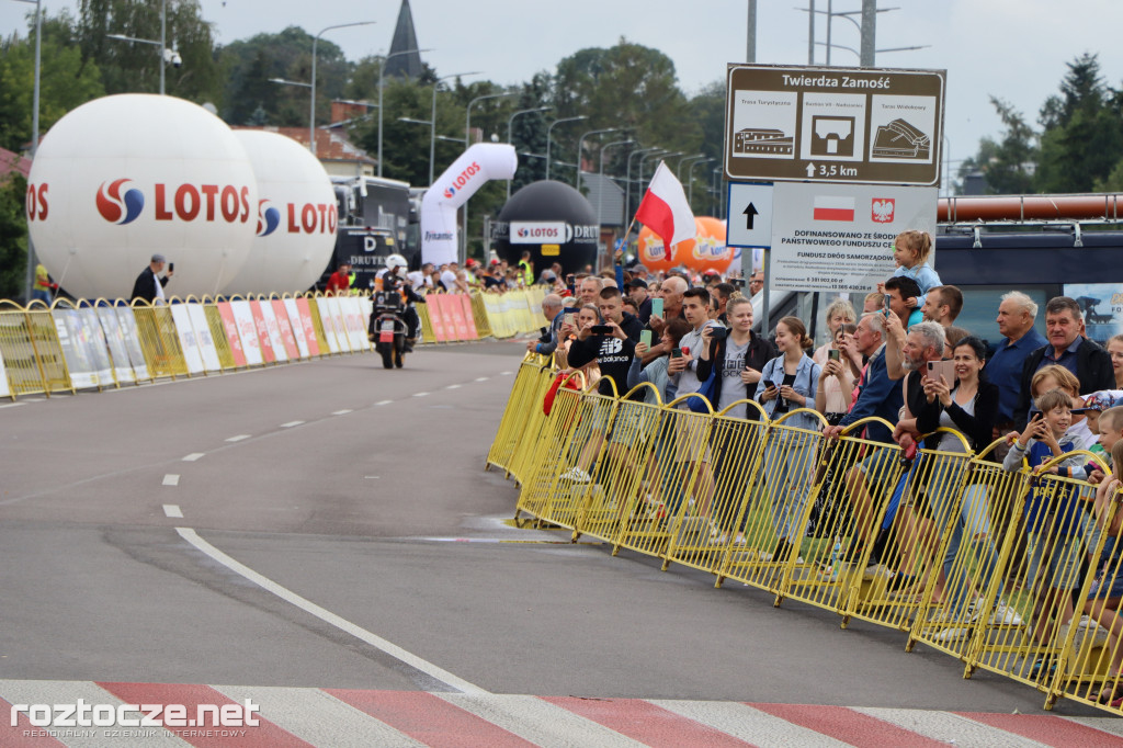 Finisz II etapu wyścigu kolarskiego Tour de Pologne w Zamościu