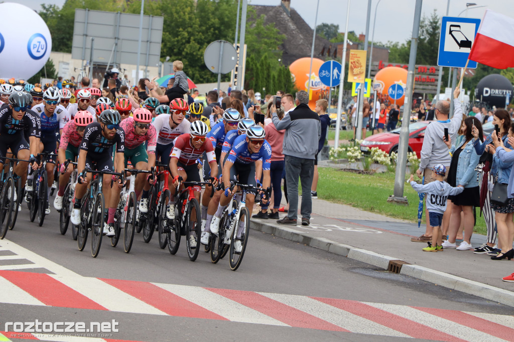 Finisz II etapu wyścigu kolarskiego Tour de Pologne w Zamościu