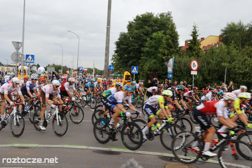 Finisz II etapu wyścigu kolarskiego Tour de Pologne w Zamościu