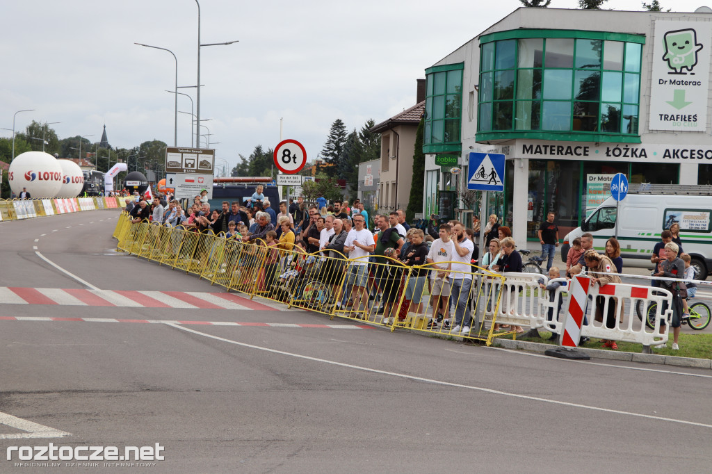 Finisz II etapu wyścigu kolarskiego Tour de Pologne w Zamościu