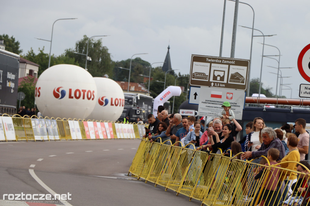 Finisz II etapu wyścigu kolarskiego Tour de Pologne w Zamościu