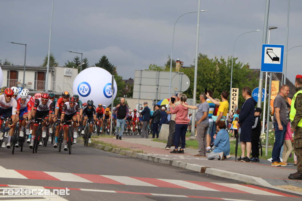 Finisz II etapu wyścigu kolarskiego Tour de Pologne w Zamościu