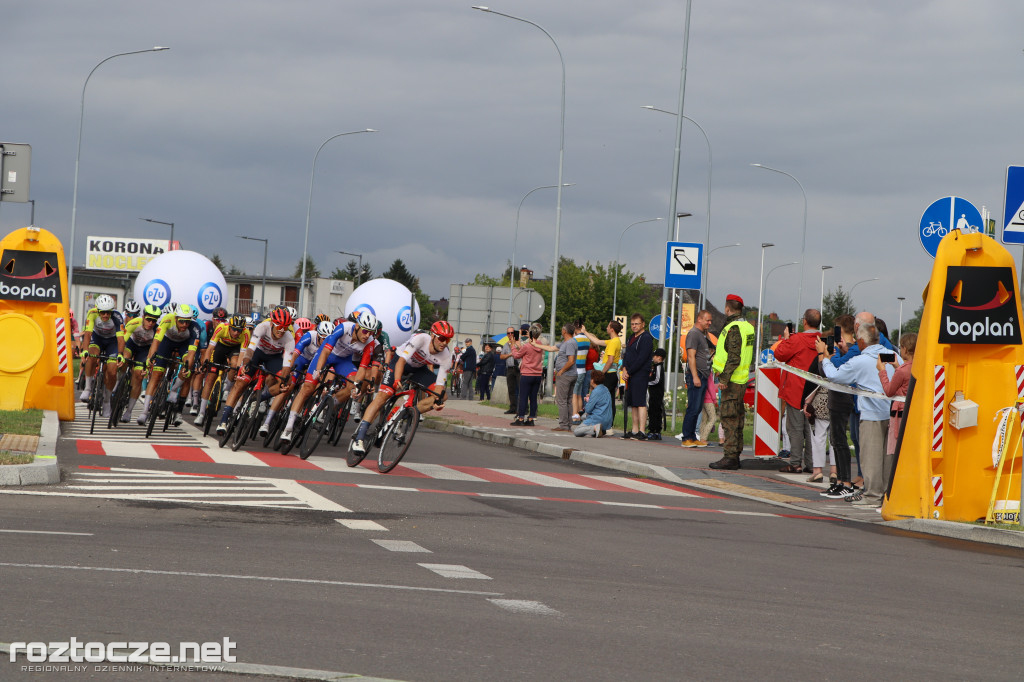 Finisz II etapu wyścigu kolarskiego Tour de Pologne w Zamościu