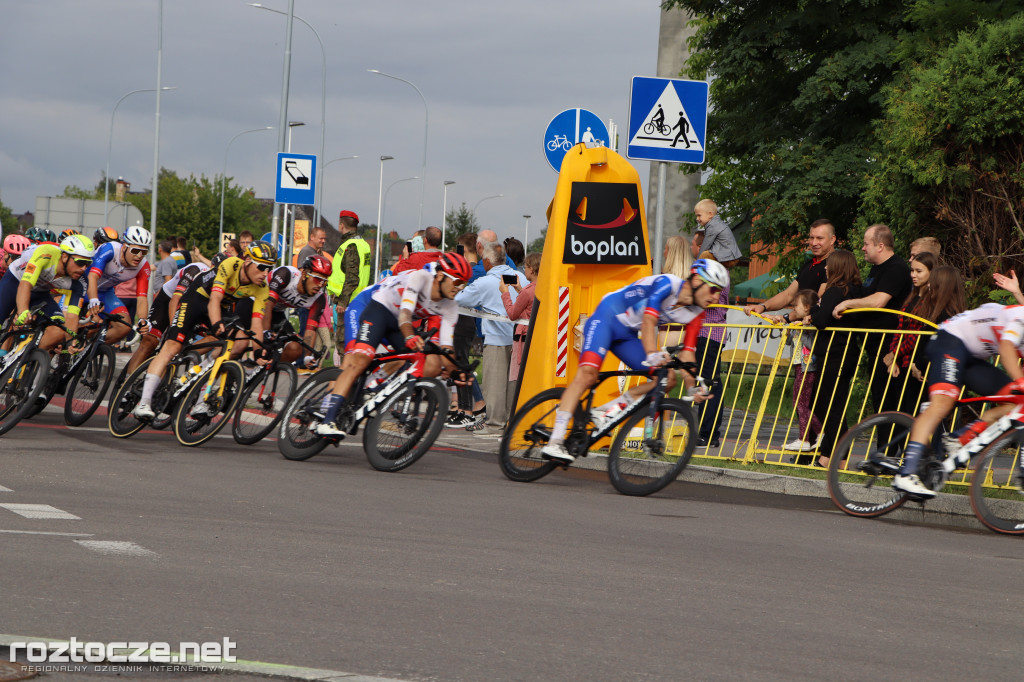 Finisz II etapu wyścigu kolarskiego Tour de Pologne w Zamościu