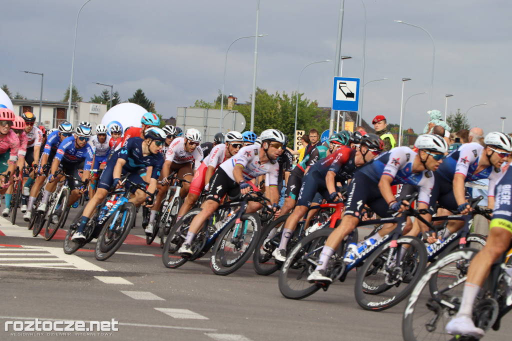 Finisz II etapu wyścigu kolarskiego Tour de Pologne w Zamościu