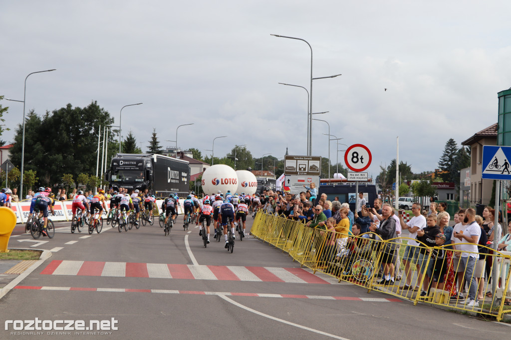 Finisz II etapu wyścigu kolarskiego Tour de Pologne w Zamościu