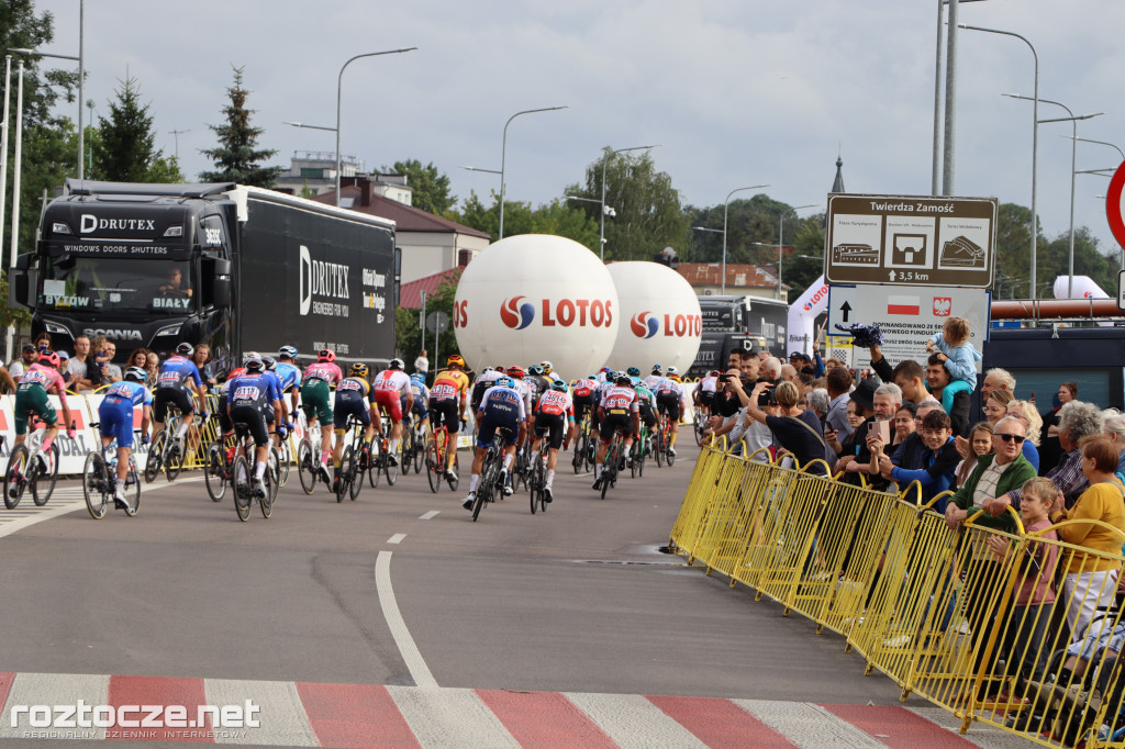 Finisz II etapu wyścigu kolarskiego Tour de Pologne w Zamościu