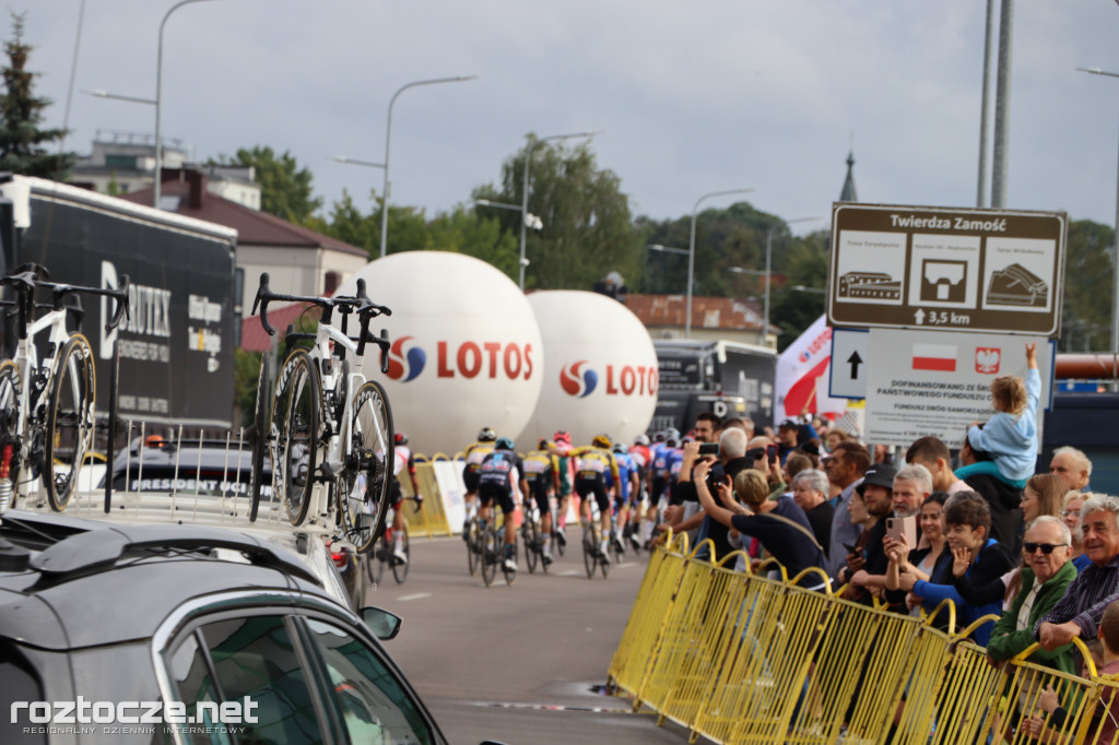 Finisz II etapu wyścigu kolarskiego Tour de Pologne w Zamościu