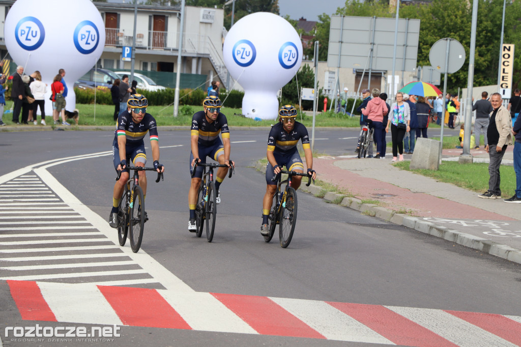 Finisz II etapu wyścigu kolarskiego Tour de Pologne w Zamościu