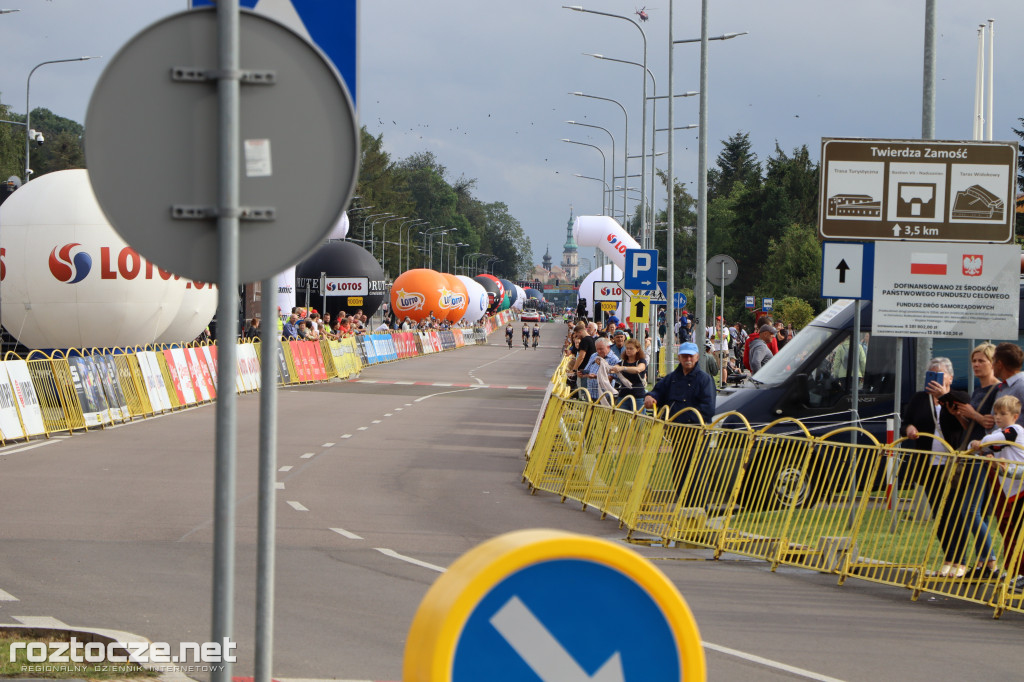 Finisz II etapu wyścigu kolarskiego Tour de Pologne w Zamościu