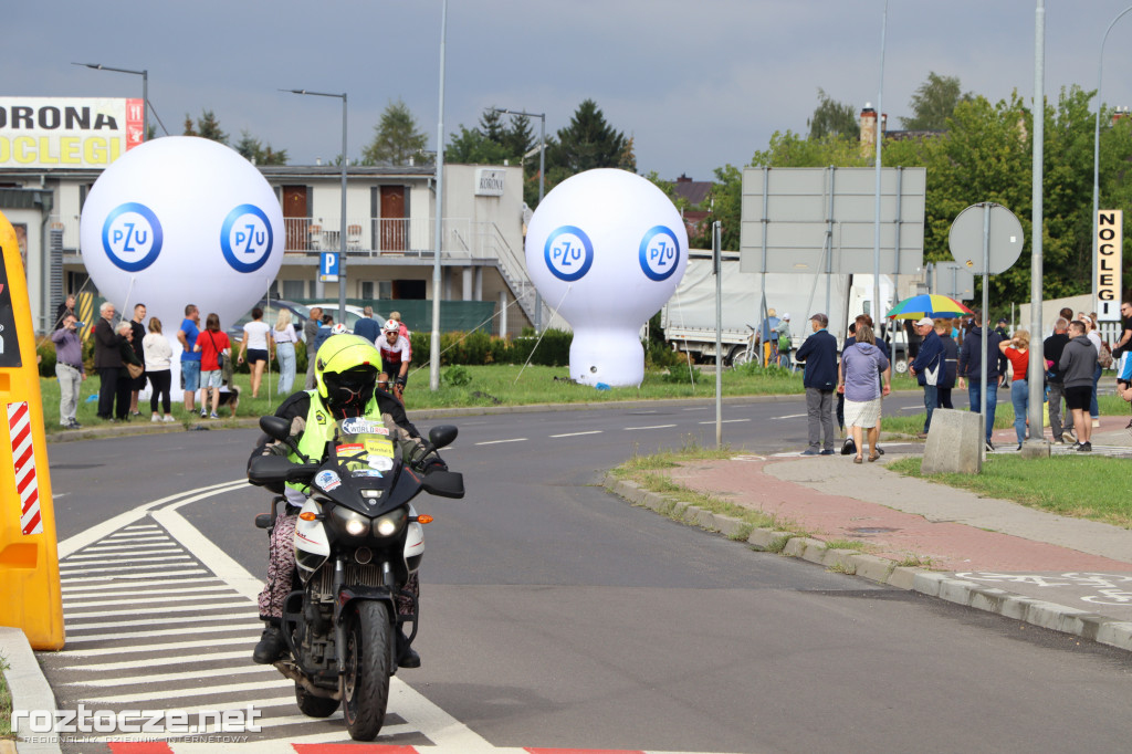 Finisz II etapu wyścigu kolarskiego Tour de Pologne w Zamościu