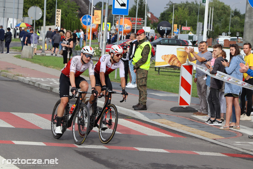 Finisz II etapu wyścigu kolarskiego Tour de Pologne w Zamościu
