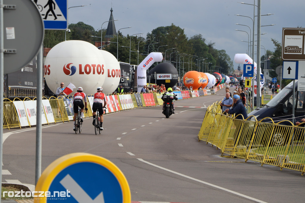 Finisz II etapu wyścigu kolarskiego Tour de Pologne w Zamościu