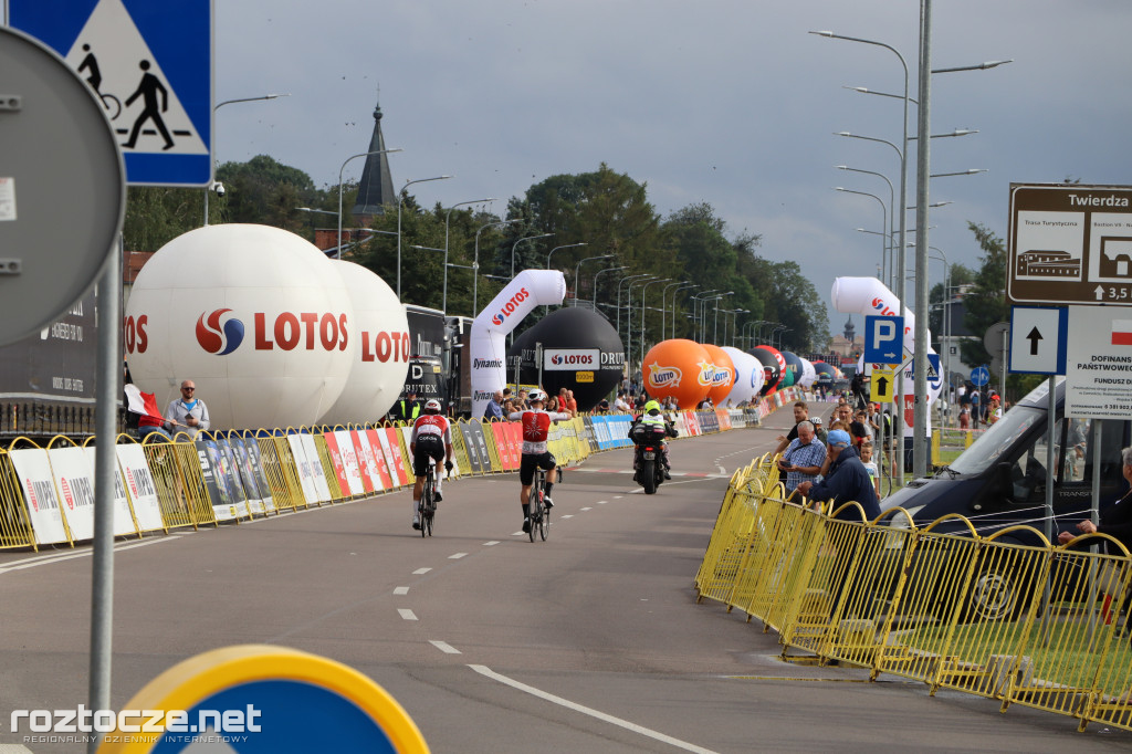 Finisz II etapu wyścigu kolarskiego Tour de Pologne w Zamościu