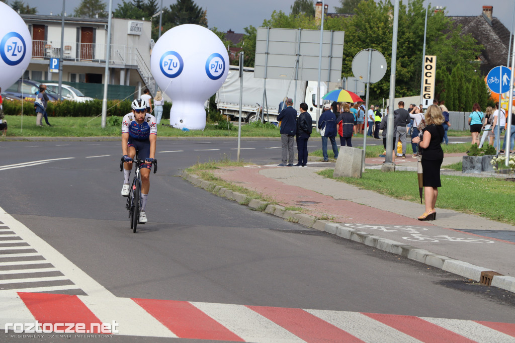 Finisz II etapu wyścigu kolarskiego Tour de Pologne w Zamościu