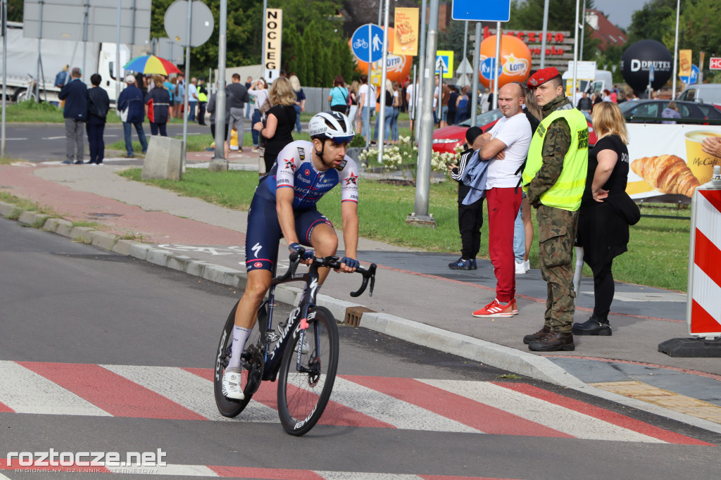 Finisz II etapu wyścigu kolarskiego Tour de Pologne w Zamościu