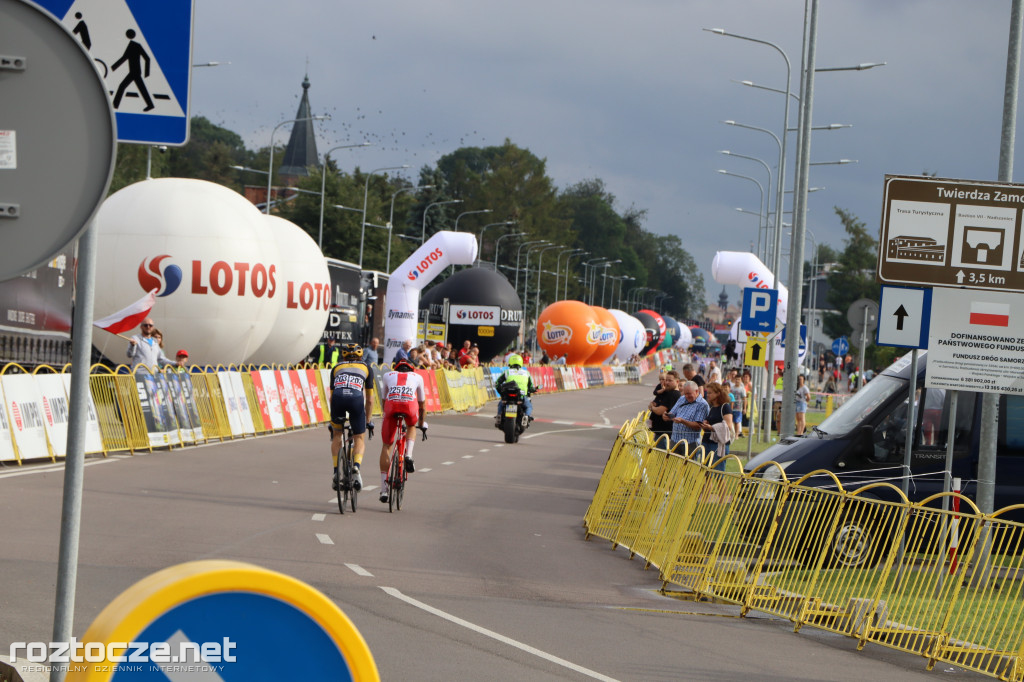 Finisz II etapu wyścigu kolarskiego Tour de Pologne w Zamościu