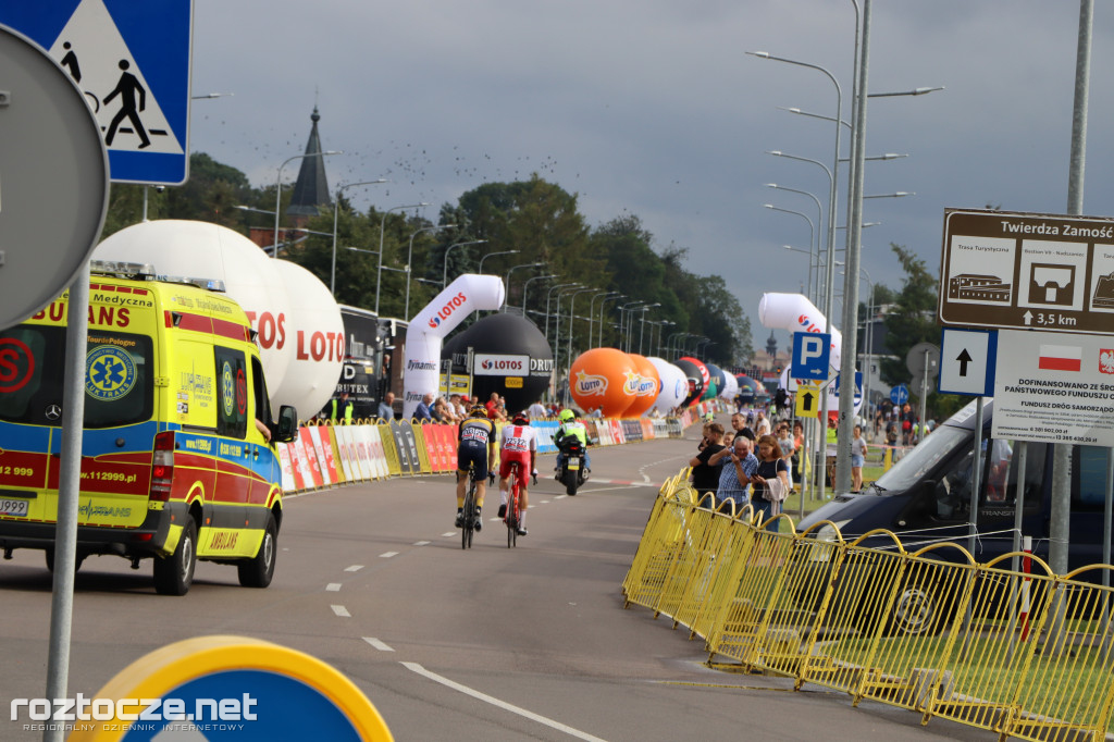 Finisz II etapu wyścigu kolarskiego Tour de Pologne w Zamościu