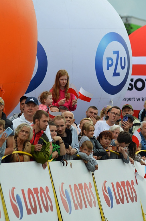 Finisz II etapu wyścigu kolarskiego Tour de Pologne w Zamościu [META]