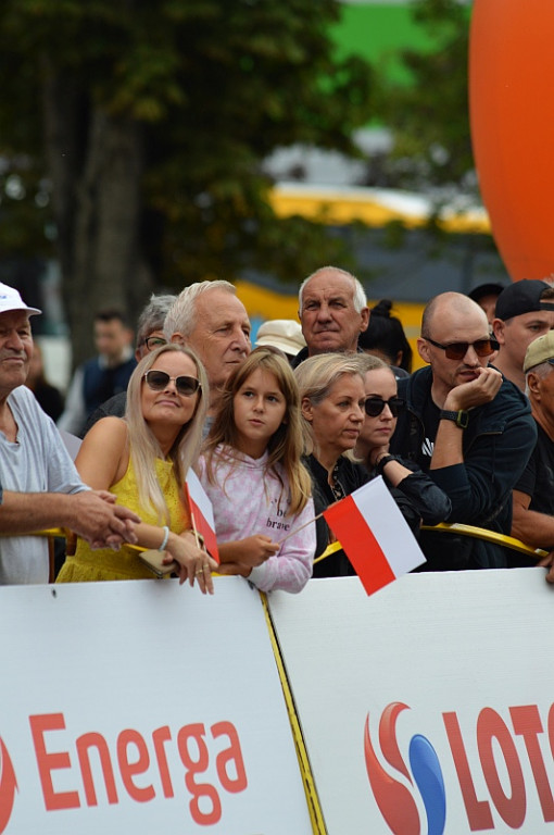 Finisz II etapu wyścigu kolarskiego Tour de Pologne w Zamościu [META]