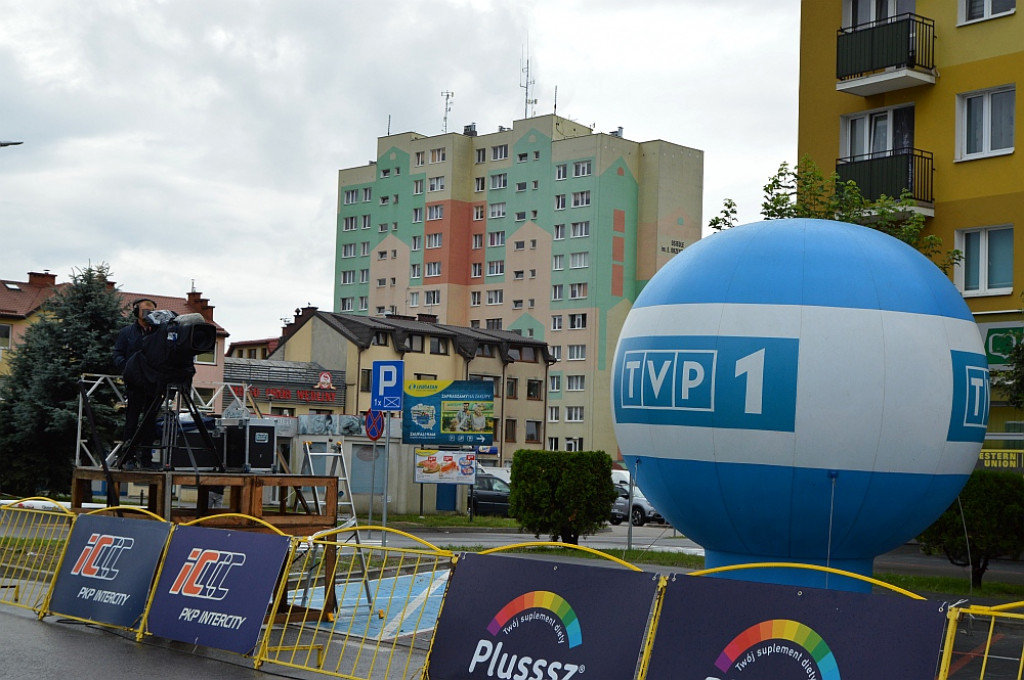 Finisz II etapu wyścigu kolarskiego Tour de Pologne w Zamościu [META]