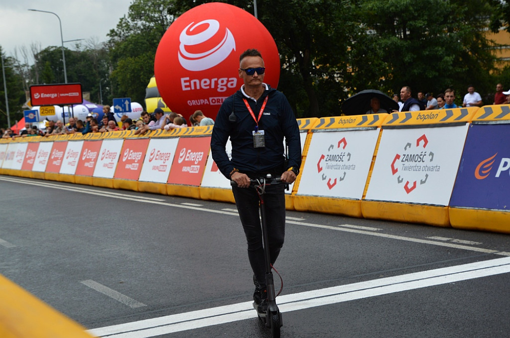 Finisz II etapu wyścigu kolarskiego Tour de Pologne w Zamościu [META]