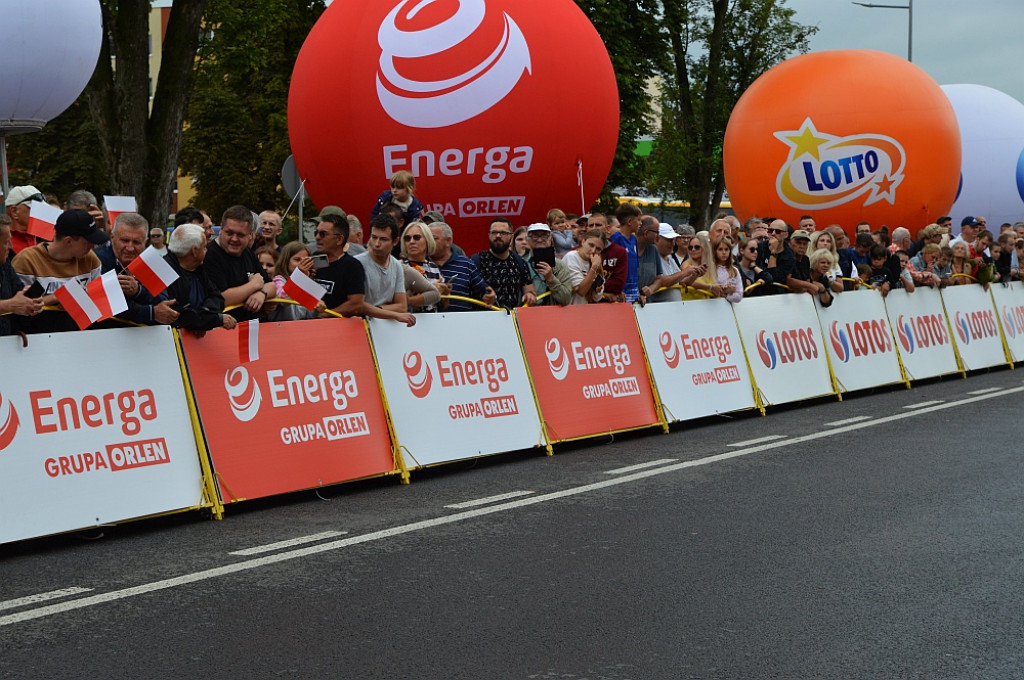 Finisz II etapu wyścigu kolarskiego Tour de Pologne w Zamościu [META]