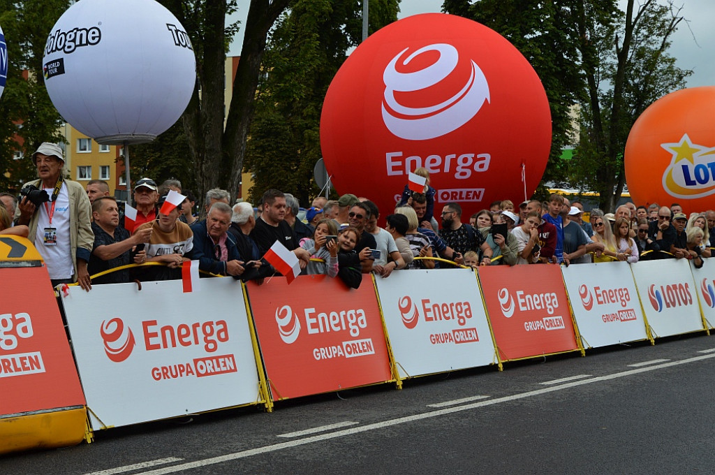 Finisz II etapu wyścigu kolarskiego Tour de Pologne w Zamościu [META]