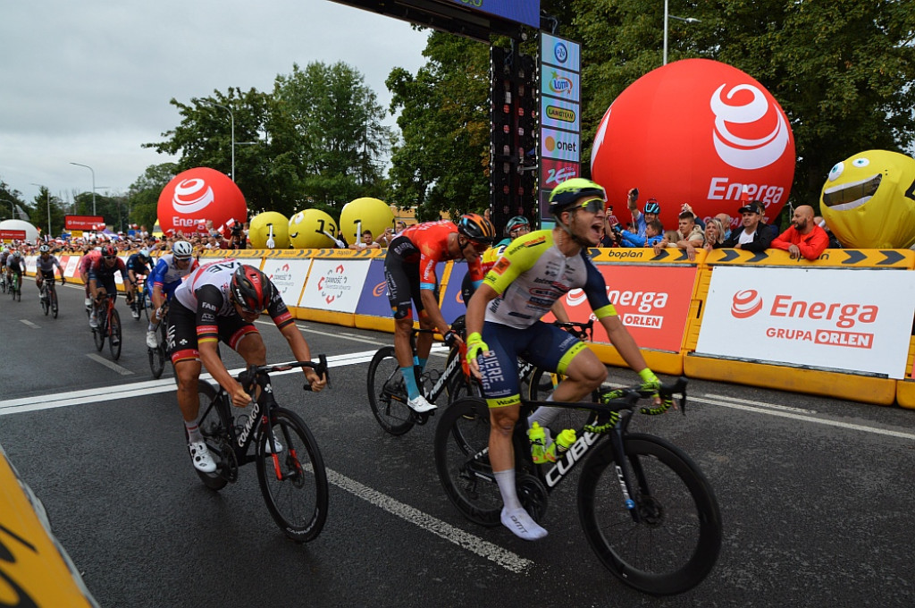 Finisz II etapu wyścigu kolarskiego Tour de Pologne w Zamościu [META]