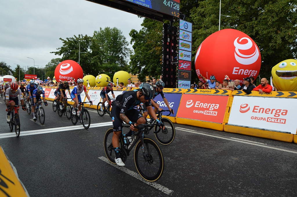 Finisz II etapu wyścigu kolarskiego Tour de Pologne w Zamościu [META]