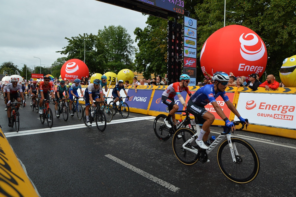 Finisz II etapu wyścigu kolarskiego Tour de Pologne w Zamościu [META]