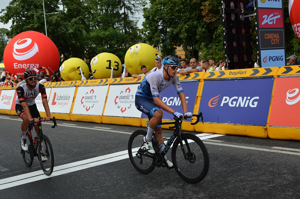 Finisz II etapu wyścigu kolarskiego Tour de Pologne w Zamościu [META]