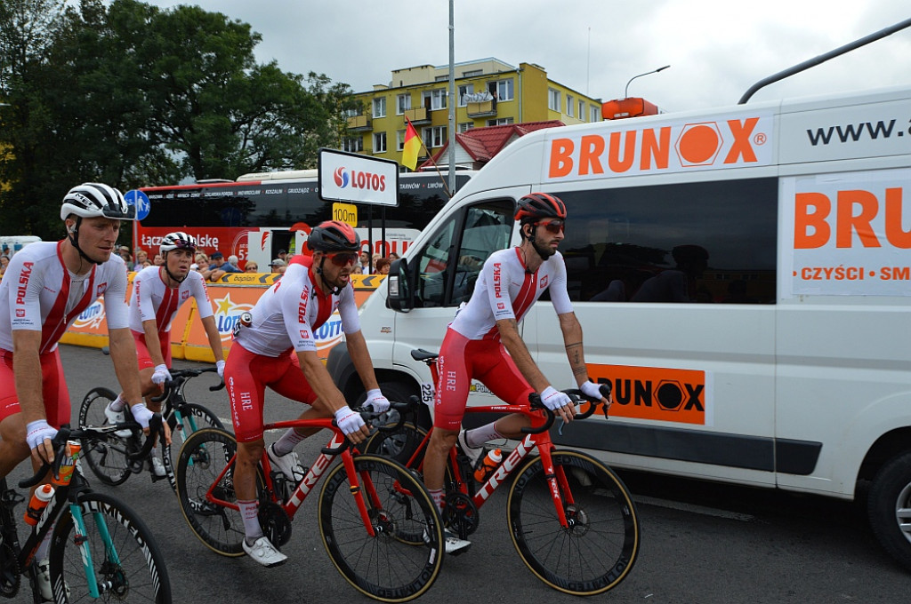 Finisz II etapu wyścigu kolarskiego Tour de Pologne w Zamościu [META]